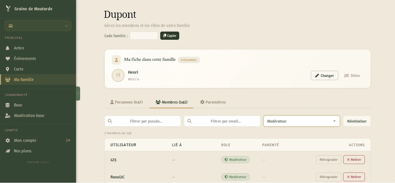 Page Ma famille avec les membres, leurs rôles et le code d'invitation